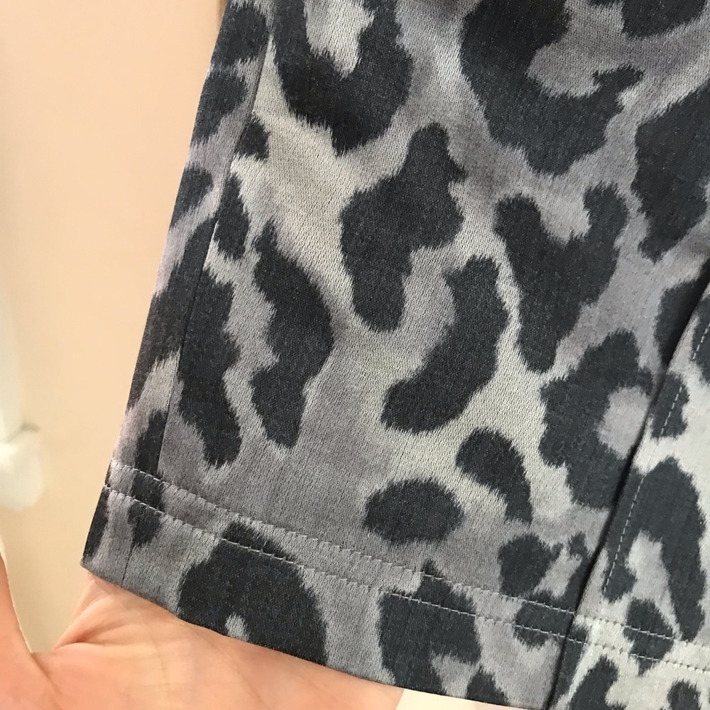 Seventy Two Changes Metallic Silver Leopard Print… - image 4